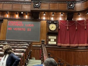 SI alla conversione in legge